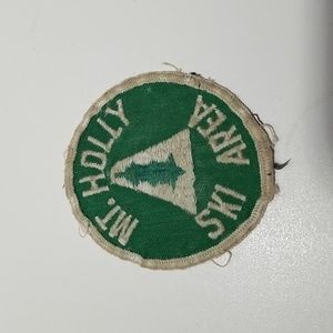 Vintage Mt Holly Ski Area patch. Detroit. Michigan.